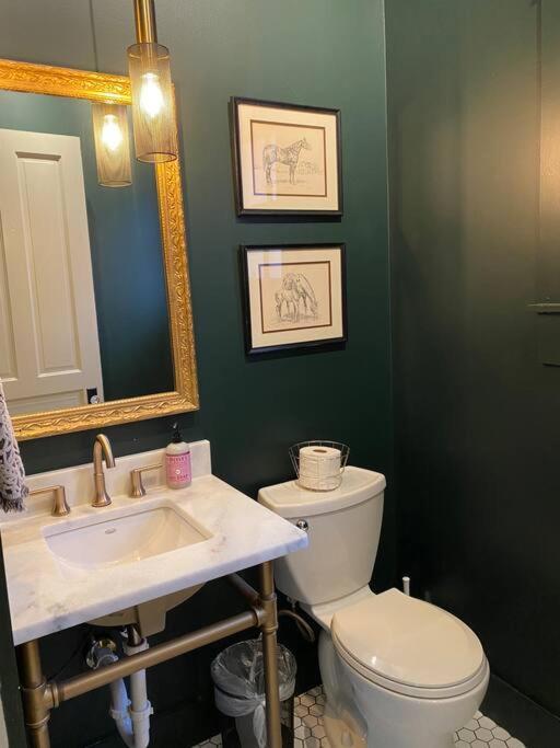 Holiday home Derby Luxe 3-story Historic 6 Min From Churchill