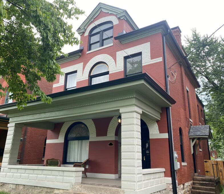 Derby Luxe 3-story Historic 6 Min From Churchill *